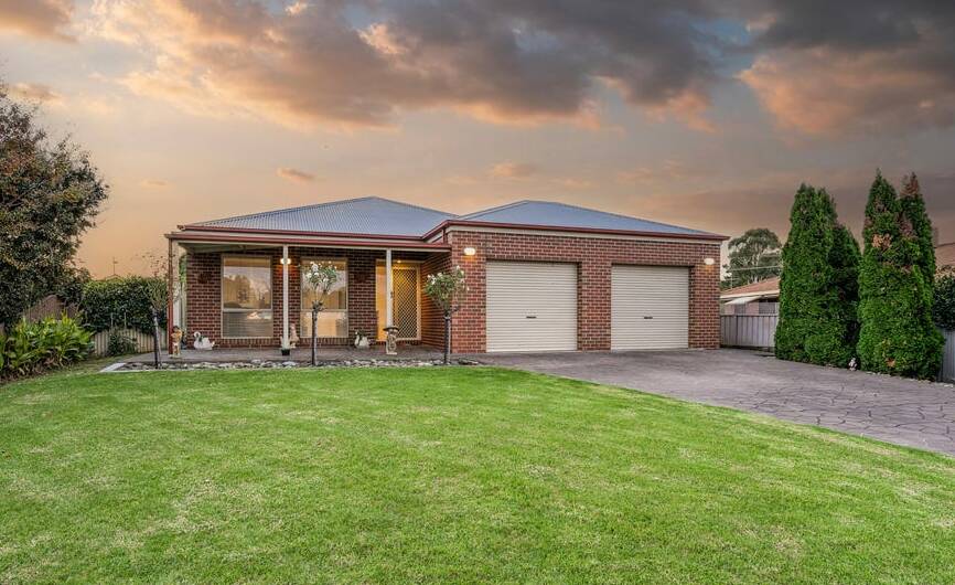 Bit dearer in NSW with this good looking home at Corowa listed for $530,000. Bit dearer in NSW with this good looking home at Corowa listed for $530,000.