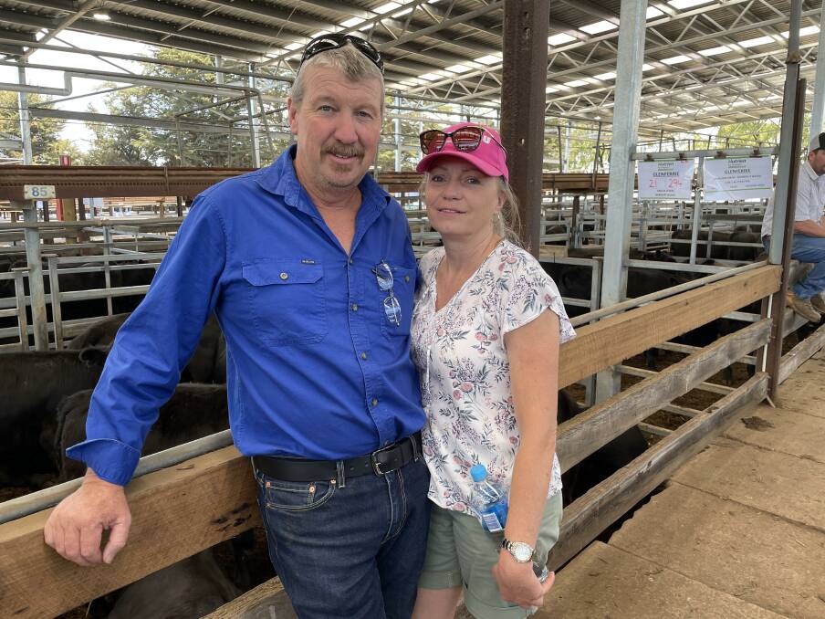 Stephen Robertson, 'Glenferrie' Paschendale, west of Hamilton and Janine Wombwell at the sale on Tuesday. Stephen Robertson, 'Glenferrie' Paschendale, west of Hamilton and Janine Wombwell at the sale on Tuesday.