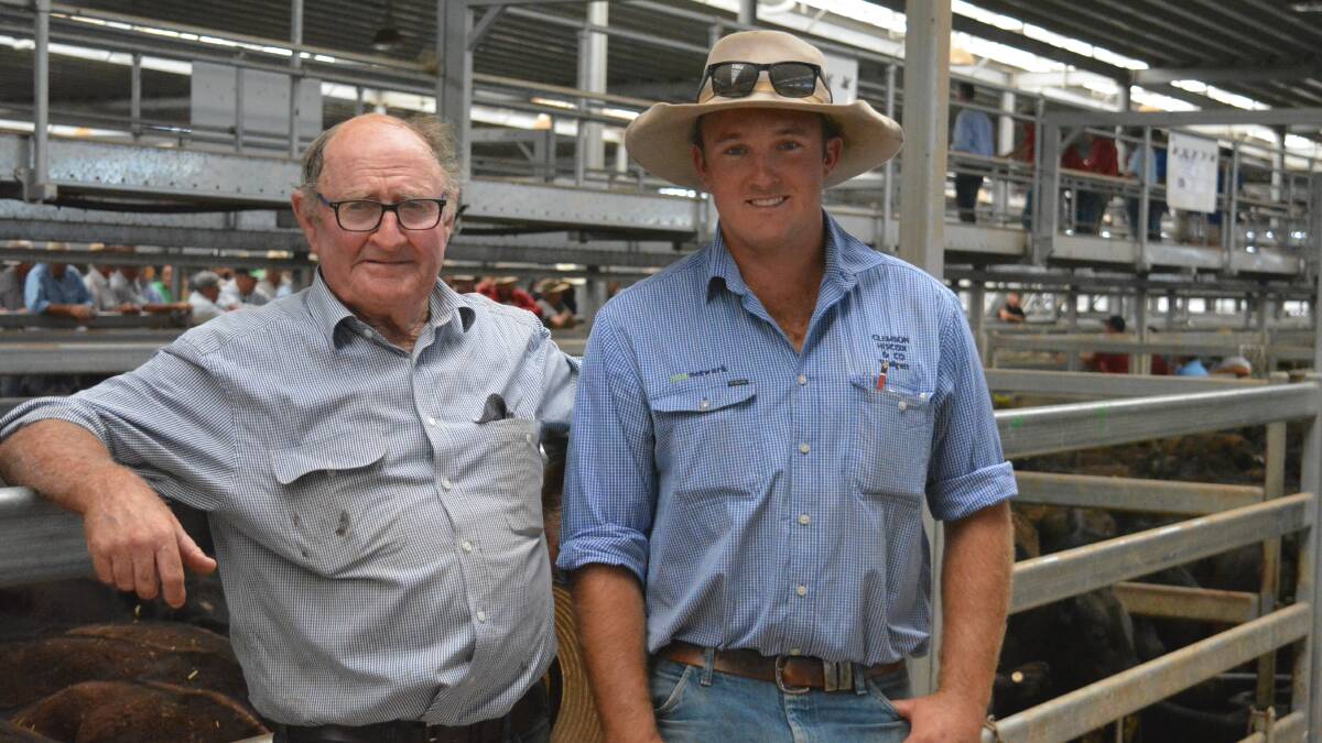 Michael O'Brien, "The Brigalows", Carinda, and Walgett agent, Jack Yeomans, at the Barnawartha Blue Ribbon Angus weaner sale near Wodonga.