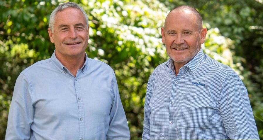 Biodiversity partnership: Landcare Australia CEO Dr Shane Norrish and Syngenta Australia Managing Director Paul Luxton. 