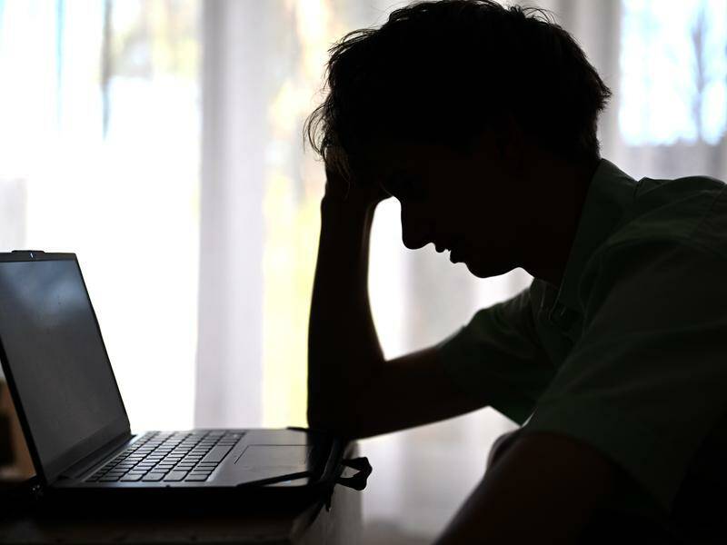 Costs drive more people to delay mental health treatment, while psychology clinics are closing. Photo: Dean Lewins/AAP PHOTOS Costs drive more people to delay mental health treatment, while psychology clinics are closing. Photo: Dean Lewins/AAP PHOTOS