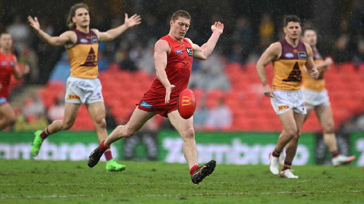 Matt Rowell dominated all day for the Suns on his way to winning the Marcus Ashcroft Medal.  (Dave Hunt/AAP PHOTOS)