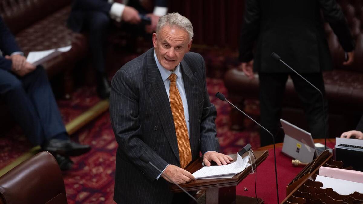 Independent Mark Latham is accusing to government of trying to cover up an important document. (Wolter Peeters/AAP PHOTOS)