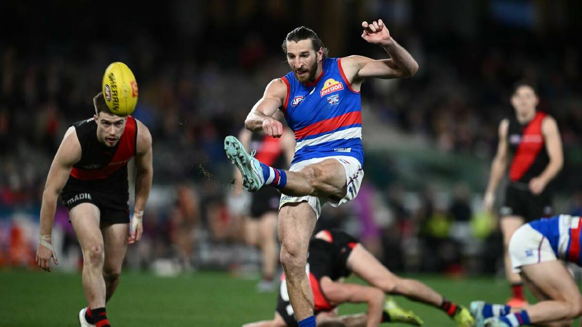 Skipper Marcus Bontempelli has led the Bulldogs to a percentage-boosting win over Essendon. (Joel Carrett/AAP PHOTOS)