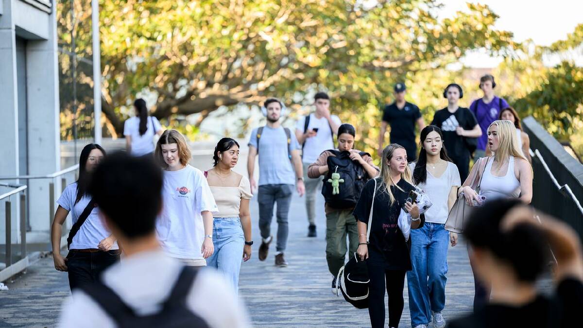 University students will have their debt cut, but experts say some degrees are unfairly priced. (Bianca De Marchi/AAP PHOTOS)