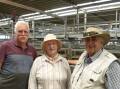 Alan Mitchell, left, sold 86 Angus steers to $1150 at Barnawartha, and repeat buyers, Bryan and Fenella Burgess, purchased some of Alan's steers for $1000, Thursday.